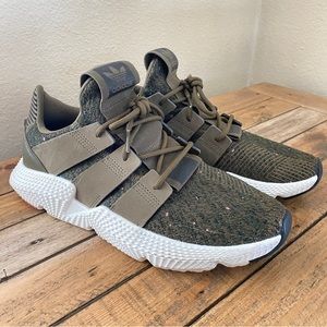 Adidas men’s shoes size 10